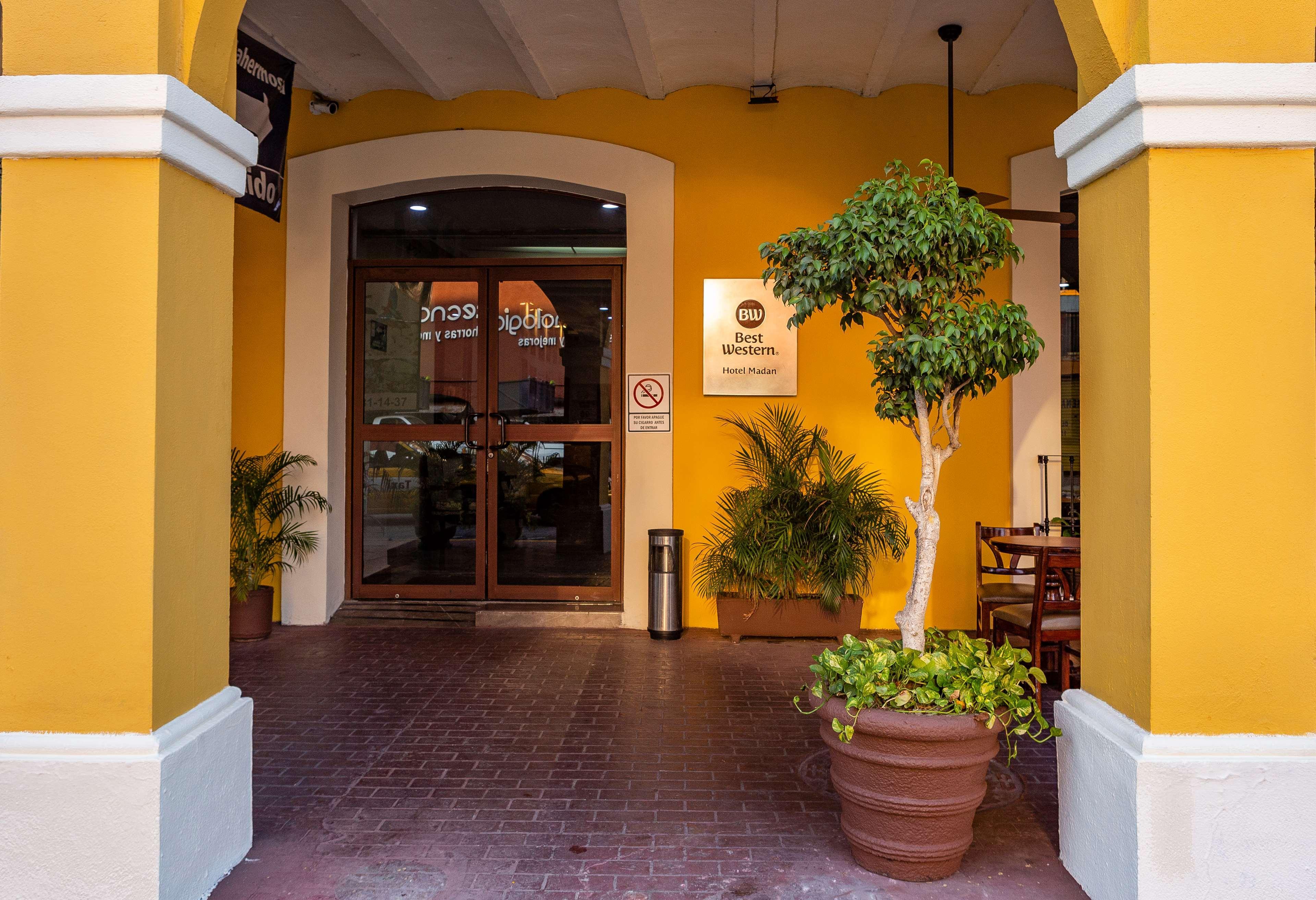 Best Western Hotel Madan Villahermosa Exterior photo